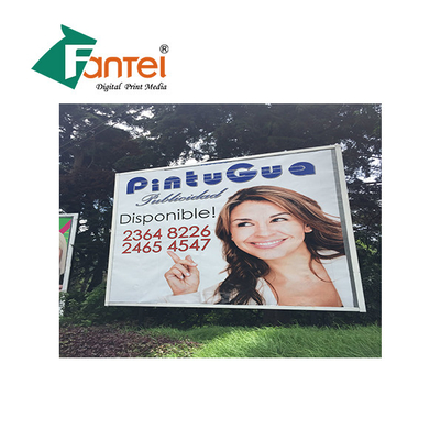 Fahnen PVCs 13OZ im Freien, die 300X500 Flex Advertising Banners 18X12 hängen