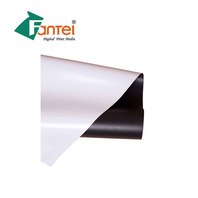 Glatter Matte Blockout Banner Material Solvent schwärzen gute Glattheit 320gsm mit Tinte